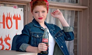 flicka coca-cola viral digital marknadsföring